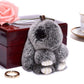 🎁Påskens beste gave 49% AVSLAG🐰Håndlagde myke kanin Pom Pom Charms (Boxed Edition)