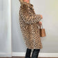 Mellomlang jakke med leopardmønster for dame